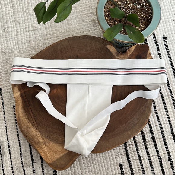 McDavid - Picture 3 of 4